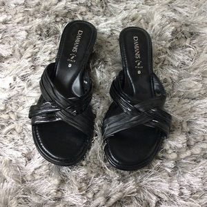 Damianis black sandals